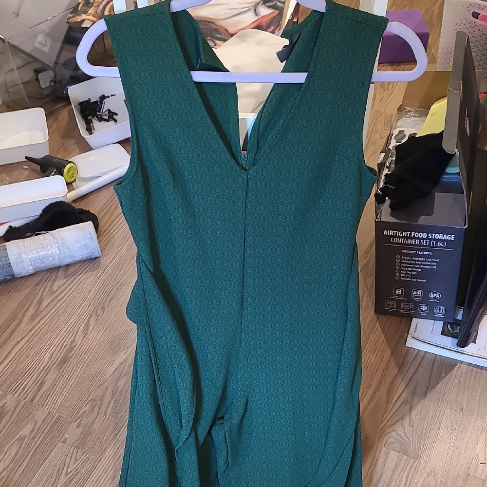 Elegant Green Sleeveless Dress